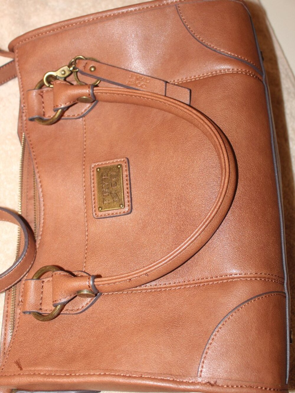 FRYE AND CO. Leather Shoulder Bag in Cognac Brown